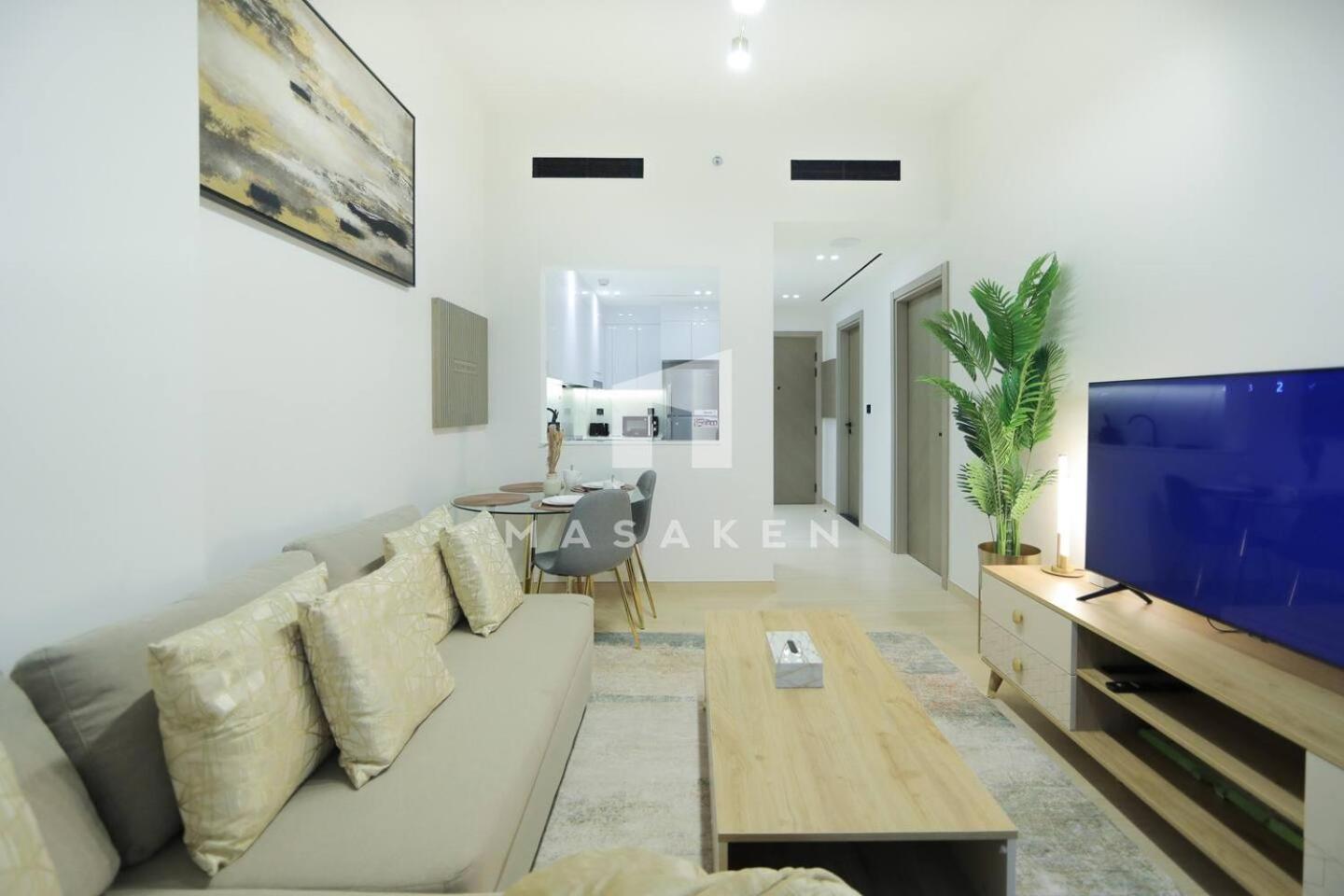 Apartment Modern 1br Jvc Balcony & Free Parking Pool