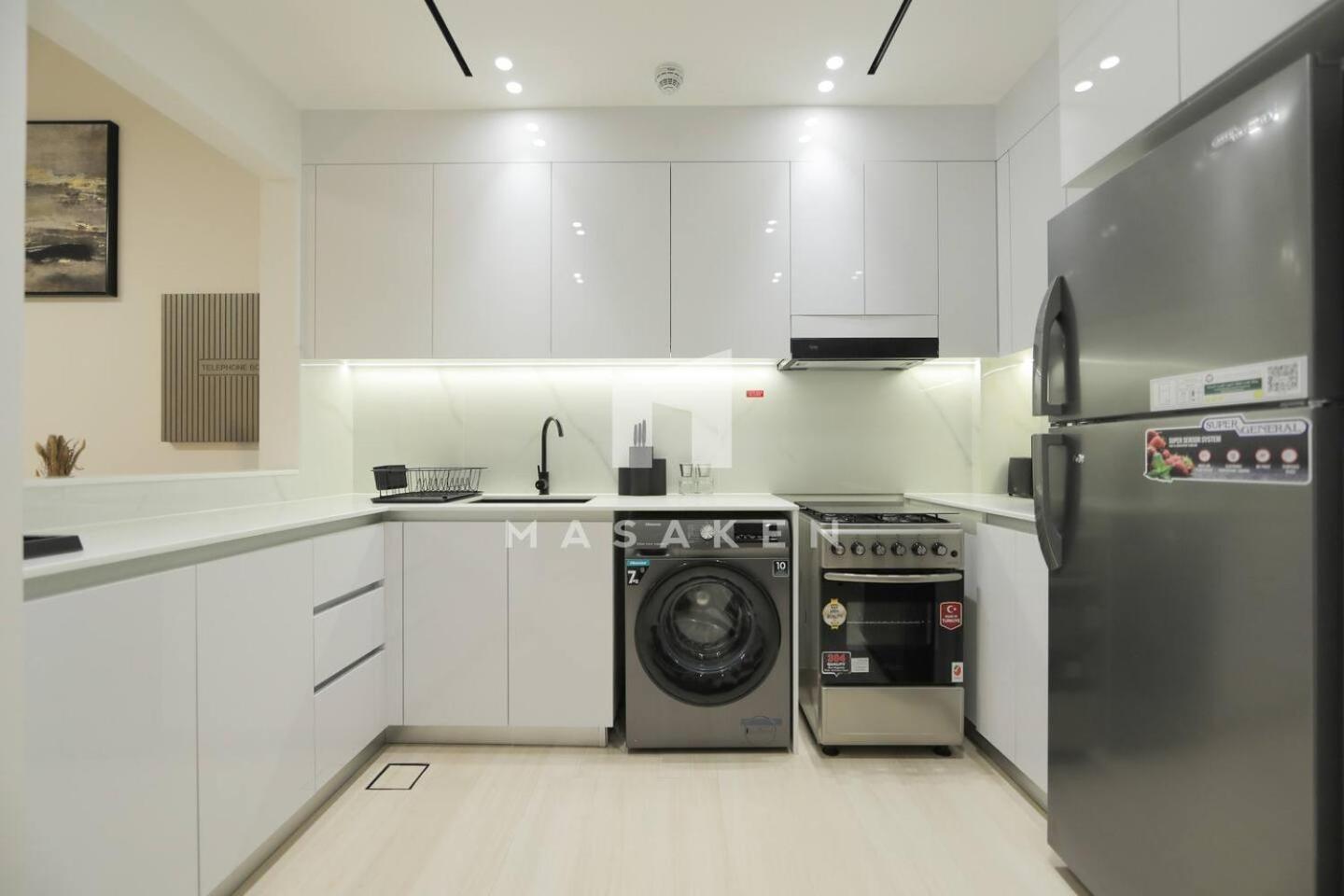 Apartment Modern 1br Jvc Balcony & Free Parking Pool *