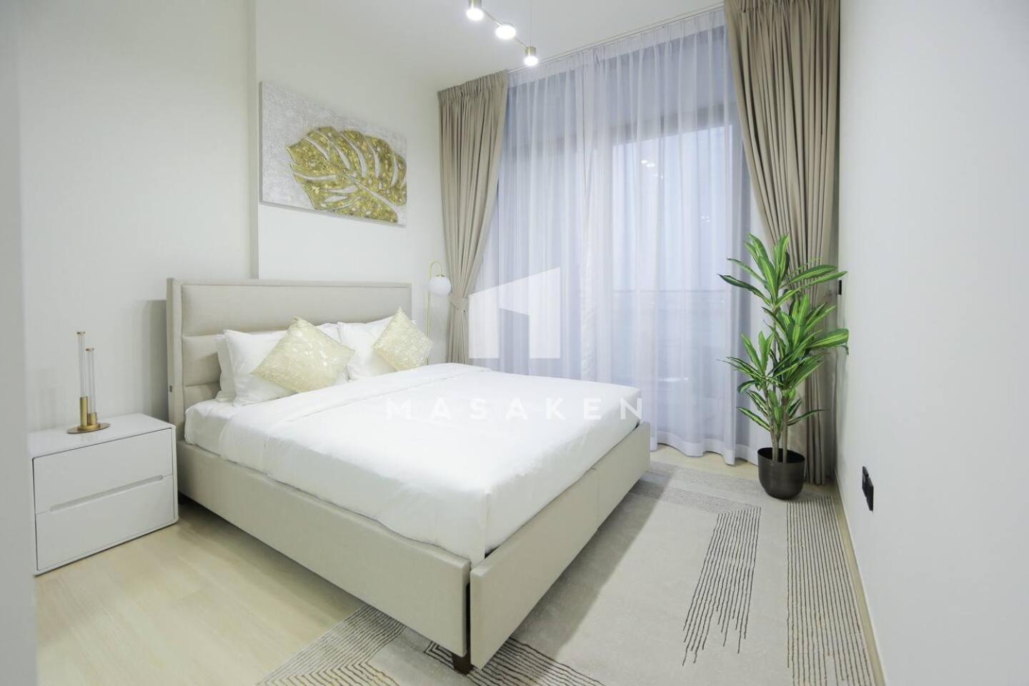 Modern 1br Jvc Balcony & Free Parking Pool Apartment Dubai