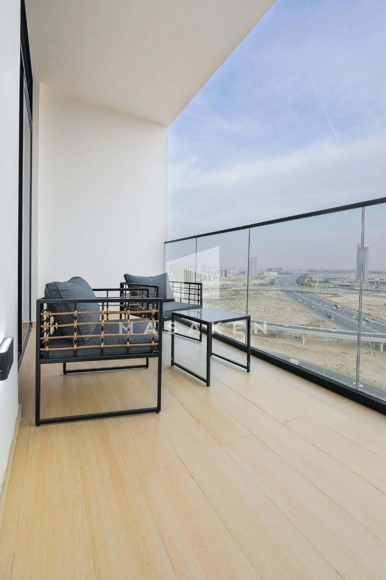 Apartment Modern 1br Jvc Balcony & Free Parking Pool *